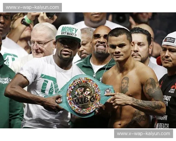 《麦达纳vs:拳坛“野性”与“秩序”的终极冲撞——那个让梅威瑟感到恐惧的男人》 《麦达纳vs:拳坛“野性”与“秩序”的终极冲撞——那个让梅威瑟感到恐惧的男人》