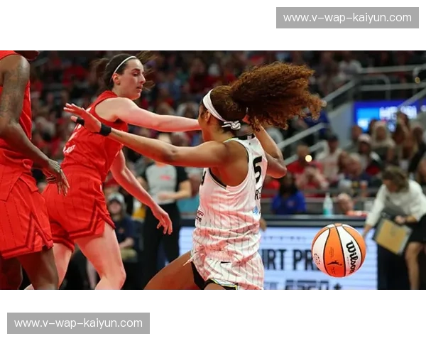 《巅峰宿命：芝加哥天空VS印第安纳狂热，这一夜，女篮改写了全人类的竞技剧本》