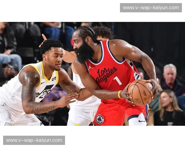 爵士vs快船：数据洪流中的恩怨情仇，谁能笑到最后？